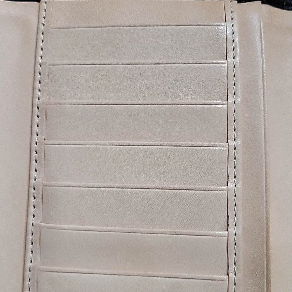 RARE Vintage COACH Leather Trifold Wallet - Picture 9 of 11